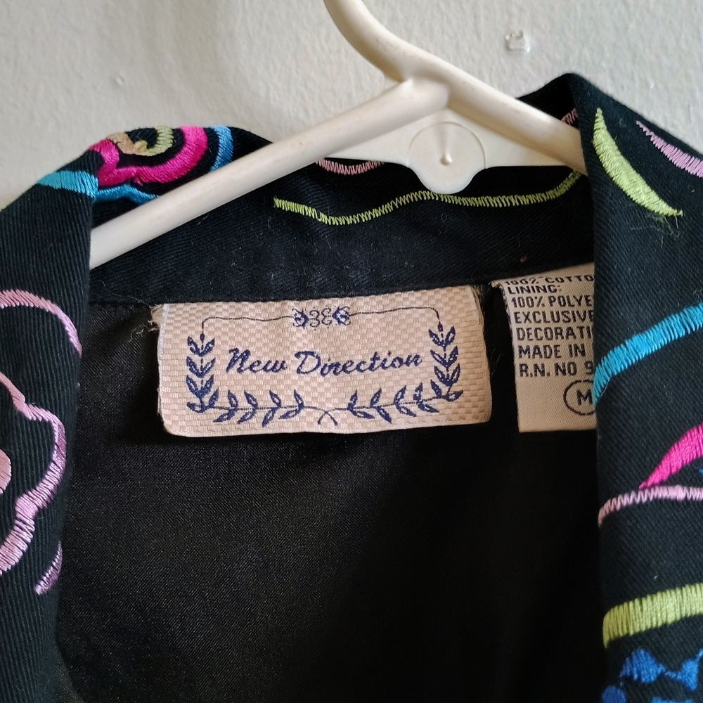 Colorful Embroidered Women's Jacket - Picture 2 of 8